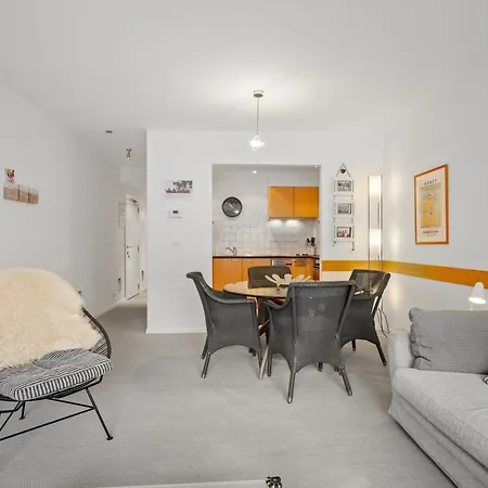 Ambrose 23 Parking *