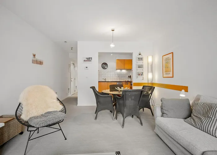 Ambrose 23 Parking *